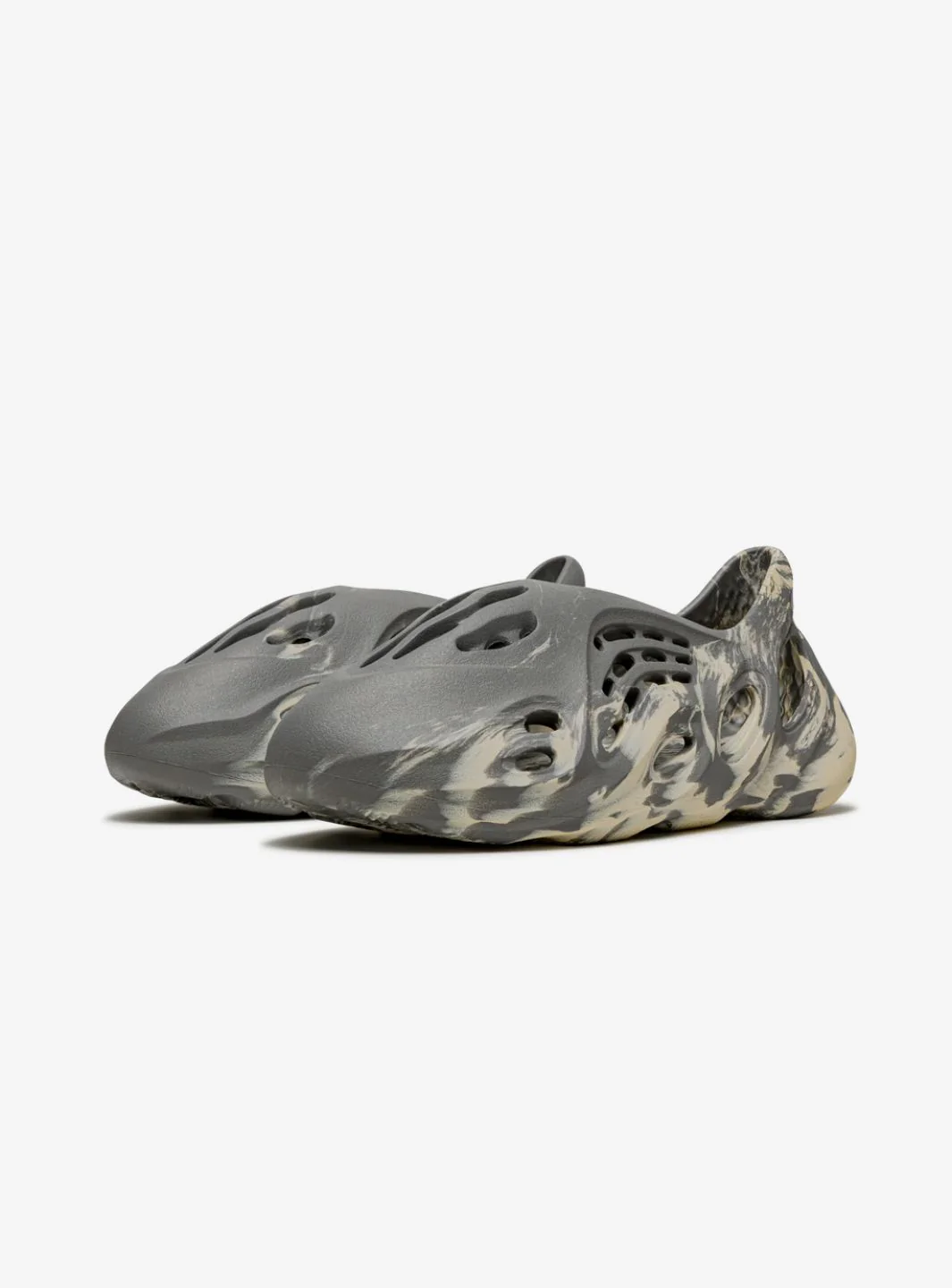 Adidas Yeezy Foam RNNR MXT Moon Gray - Image 2