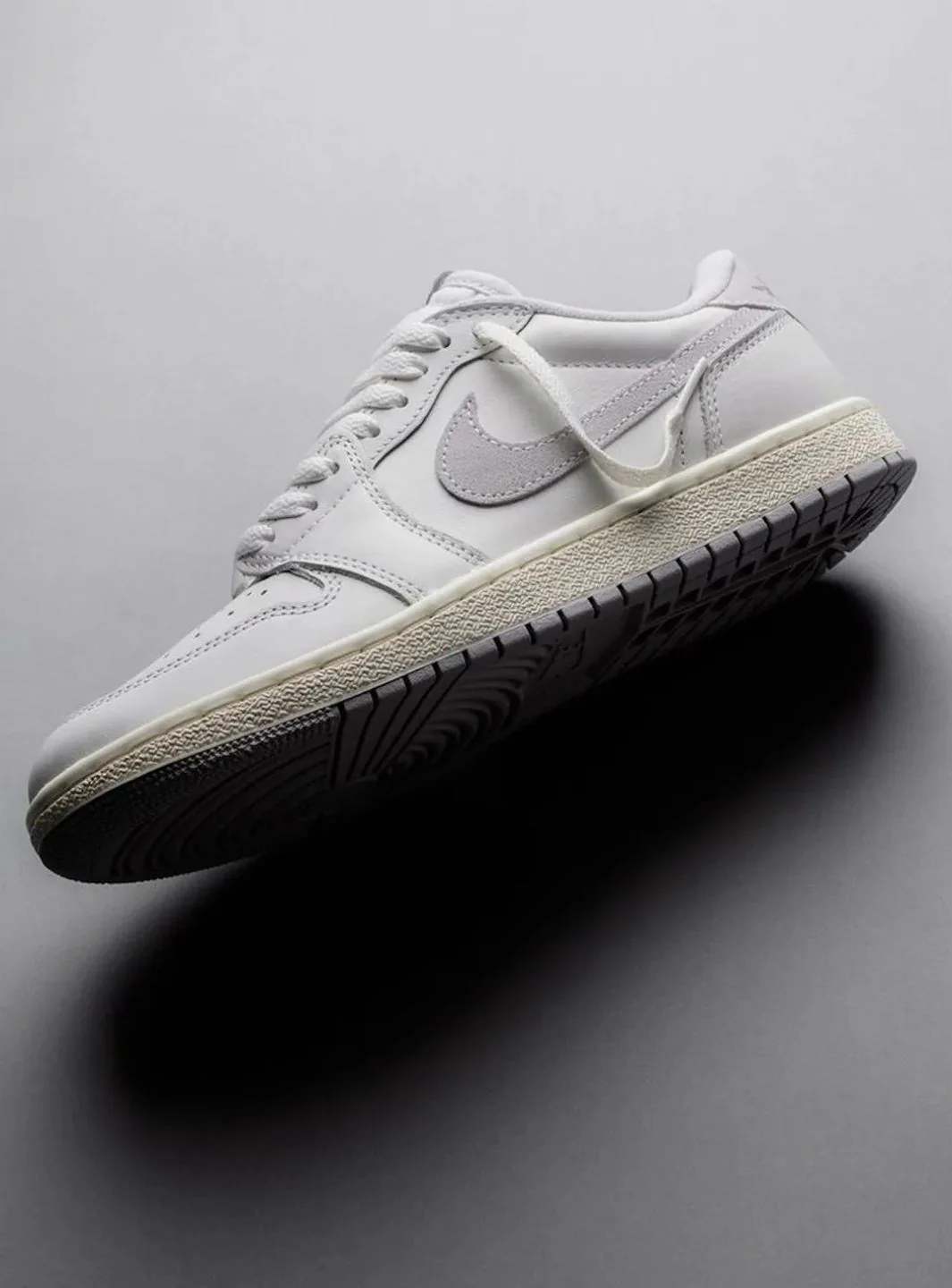 Air Jordan 1 Retro Low '85 Neutral Grey - Image 11