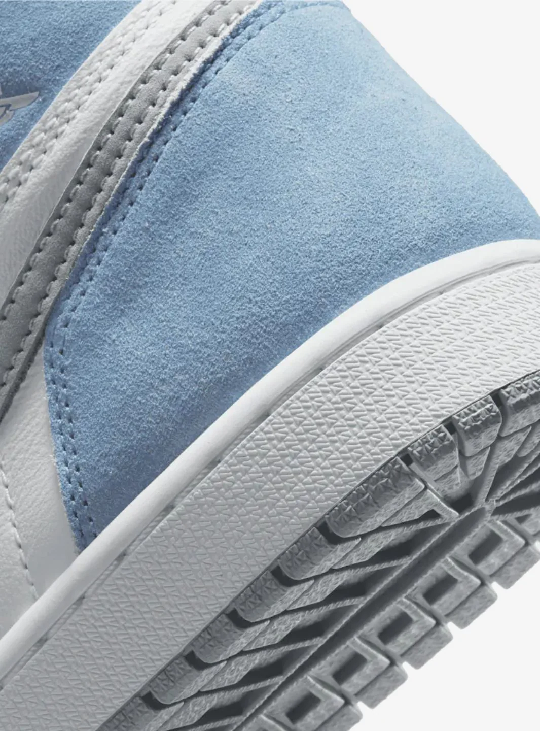 Air Jordan 1 Retro High OG Hyper Royal - Image 7