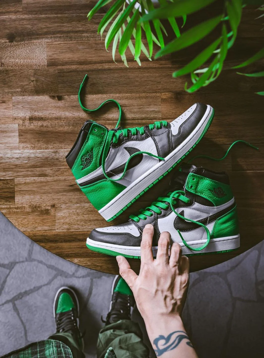 Air Jordan 1 Retro High OG Lucky Green - Image 10