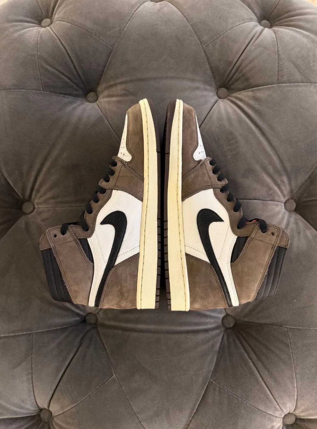 Air Jordan 1 Retro High OG SP Travis Scott Mocha - Usato 9.9/10 - Image 5