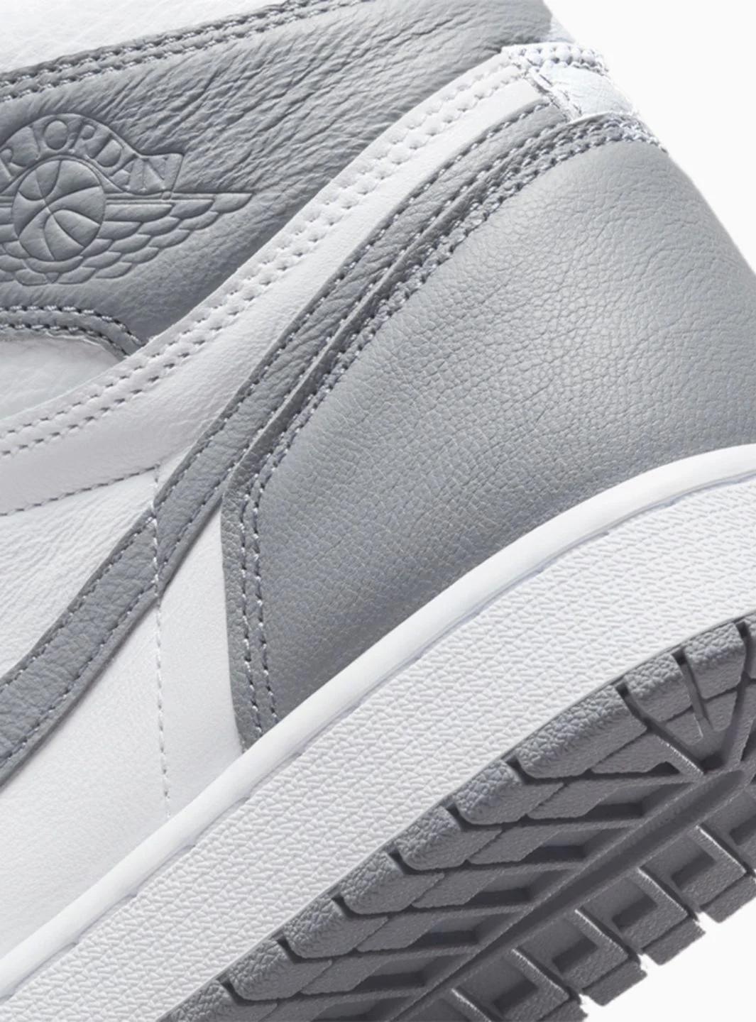 Air Jordan 1 Retro High OG Stealth - Image 5