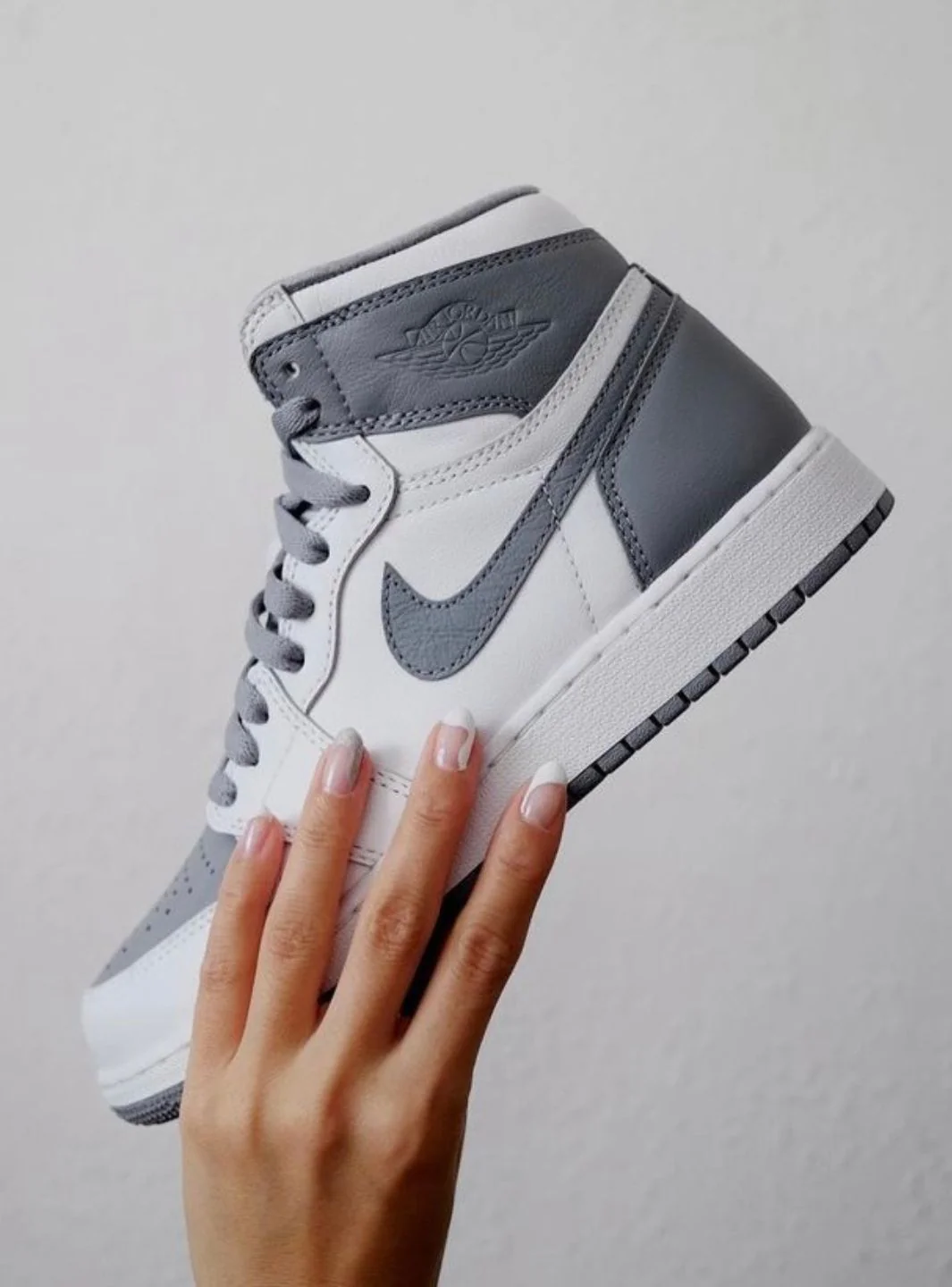 Air Jordan 1 Retro High OG Stealth - Image 8