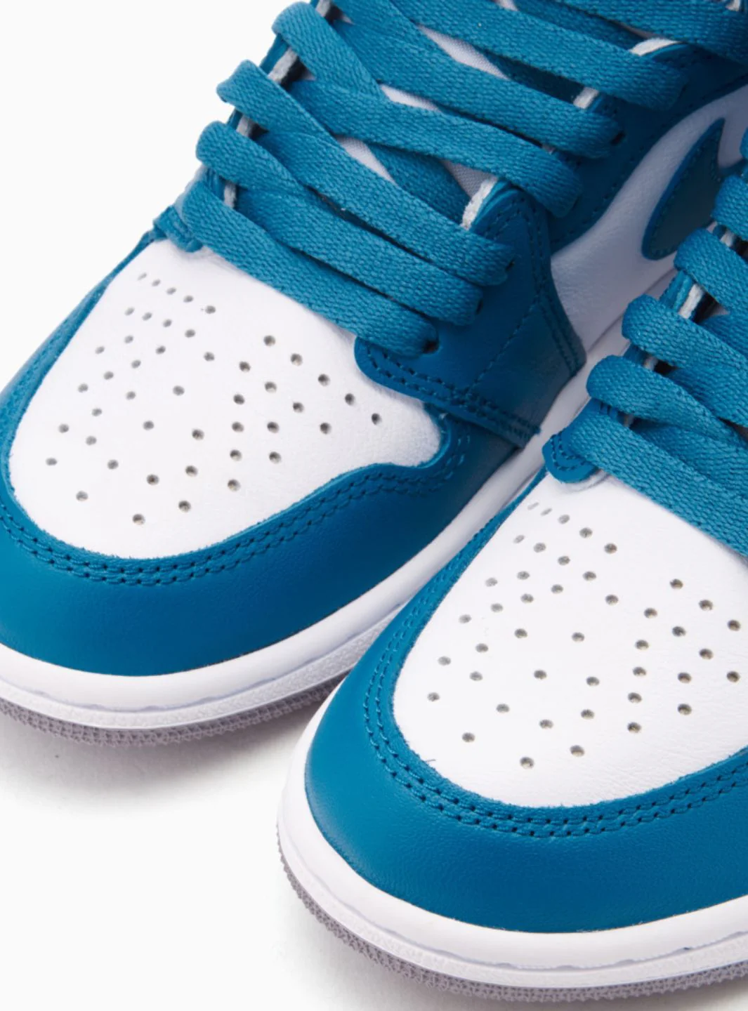 Air Jordan 1 Retro High OG True Blue - Image 4