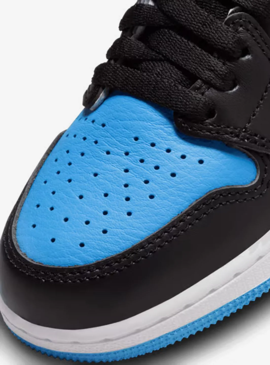 Air Jordan 1 Retro High OG UNC Toe (GS) - Image 4