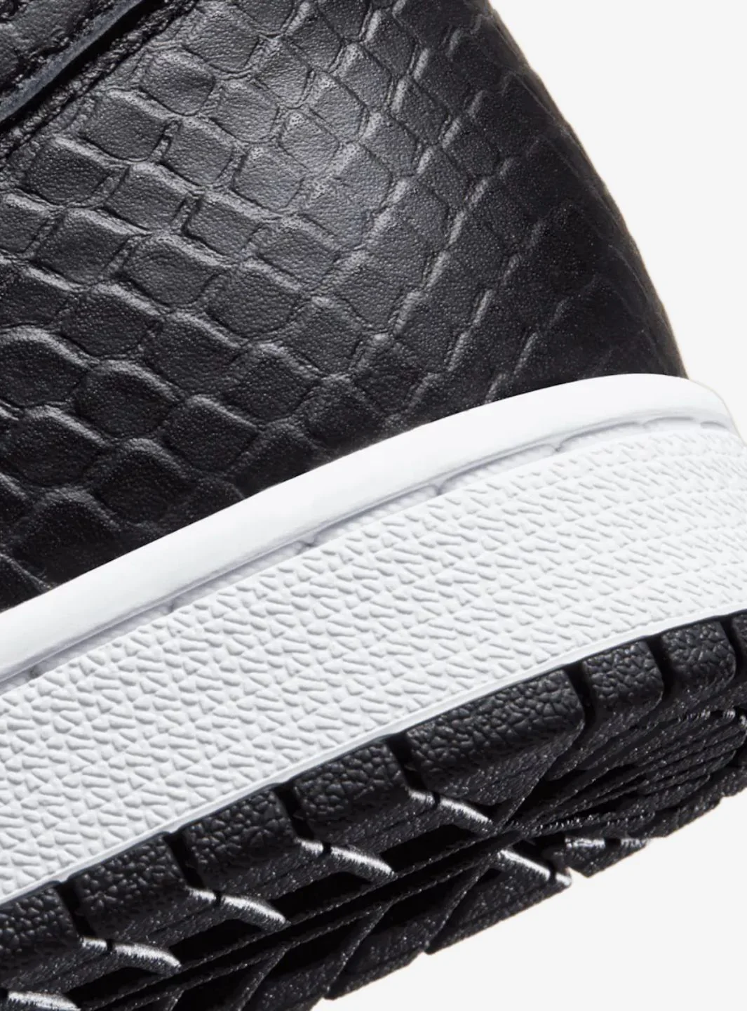 Air Jordan 1 Retro High Satin Snake Chicago - Image 7