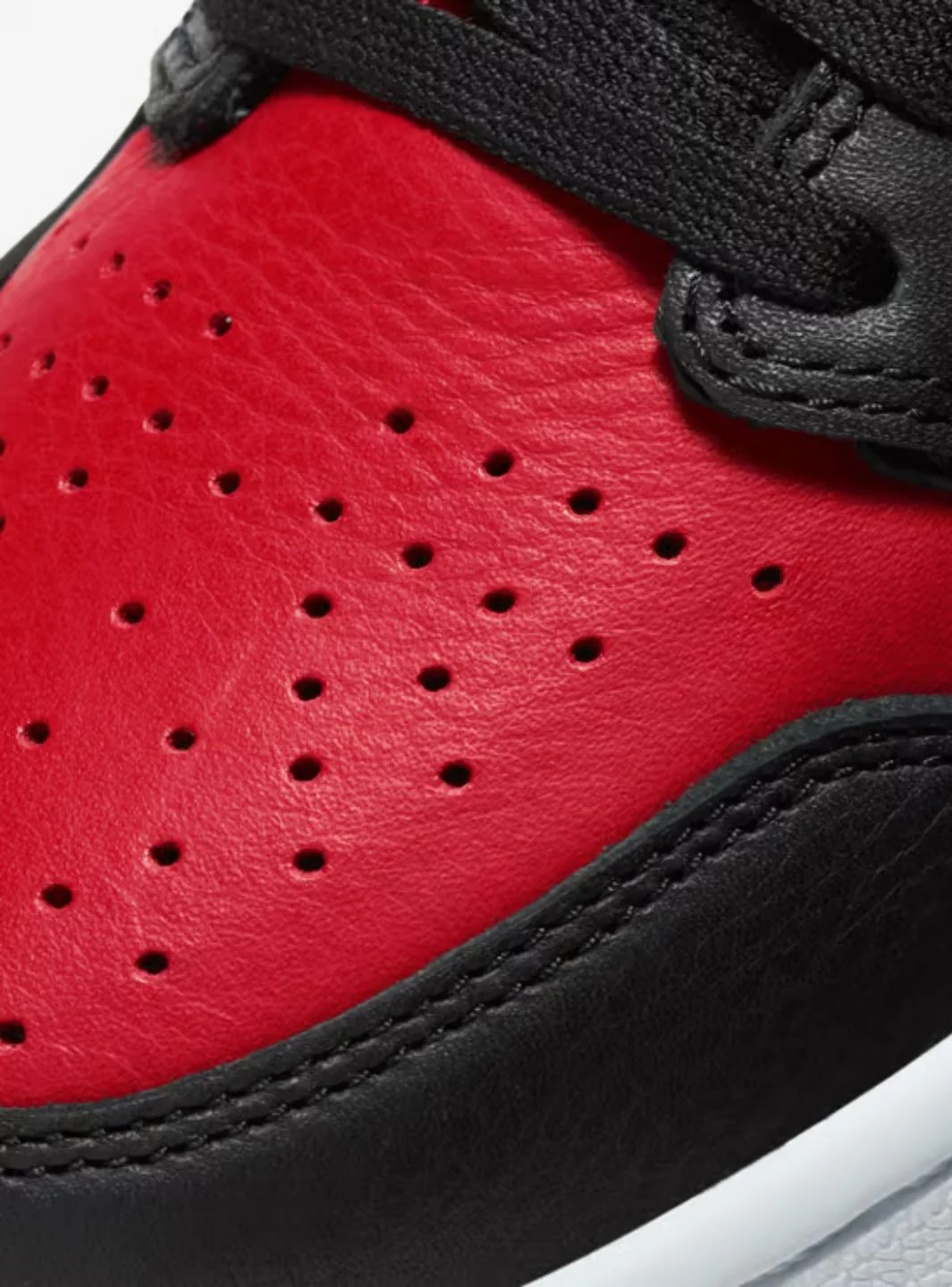 Air Jordan 1 Retro High NC to Chi - Image 4