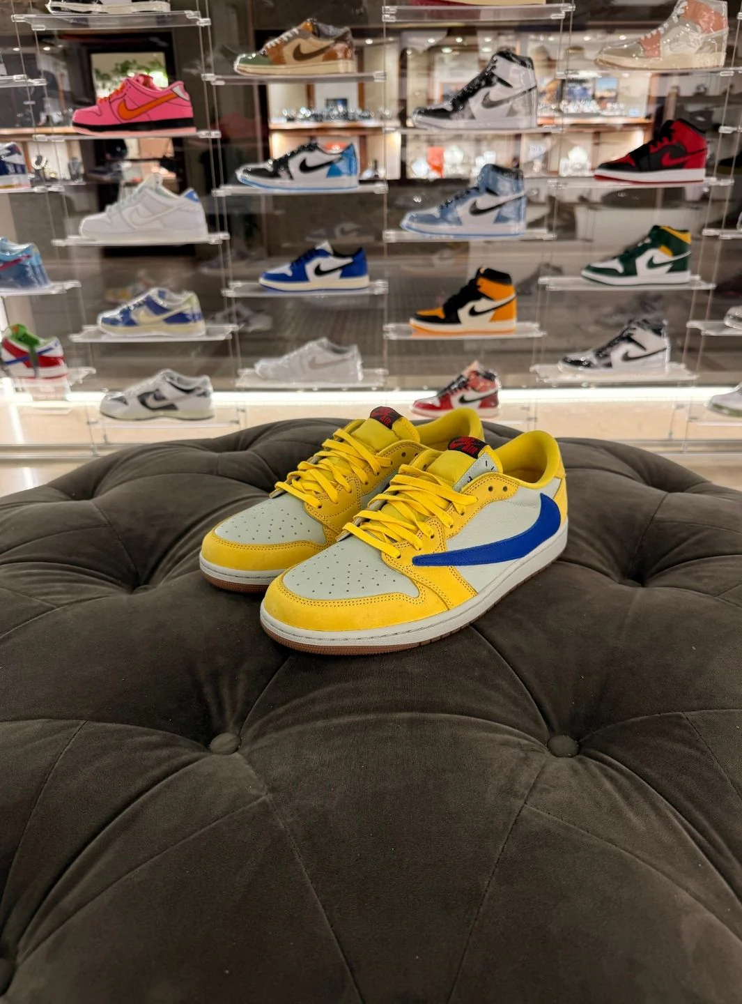 Air Jordan 1 Retro Low OG SP Travis Scott Canary - Usato 10/10 - Image 3