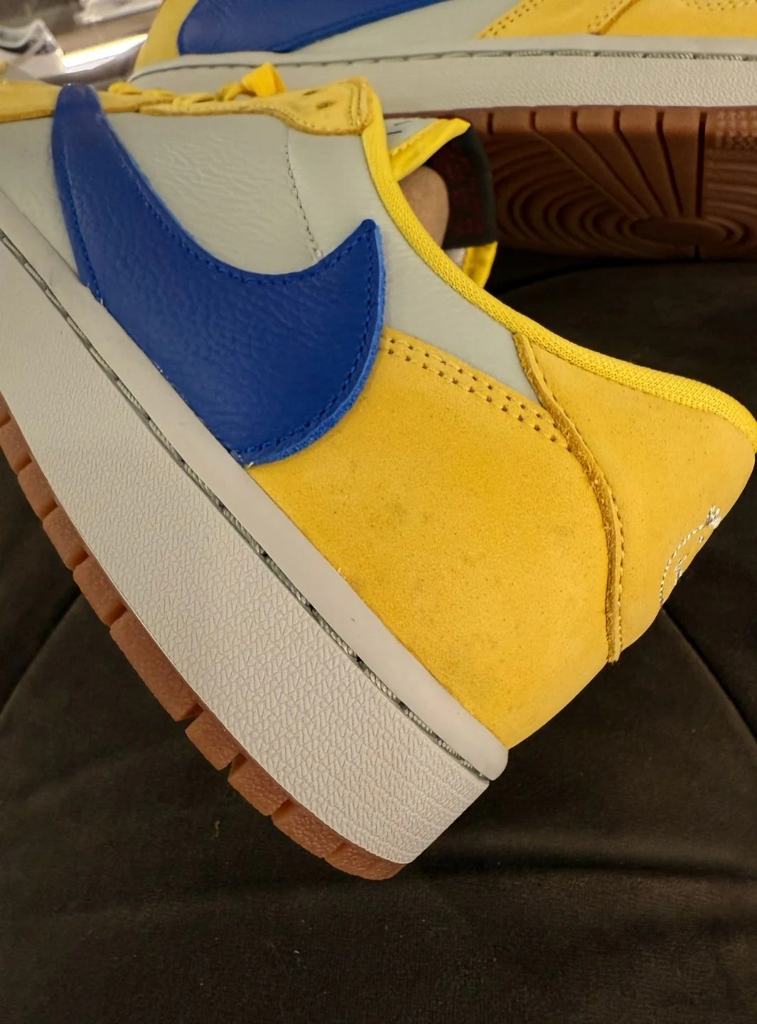 Air Jordan 1 Retro Low OG SP Travis Scott Canary - Usato 10/10 - Image 7