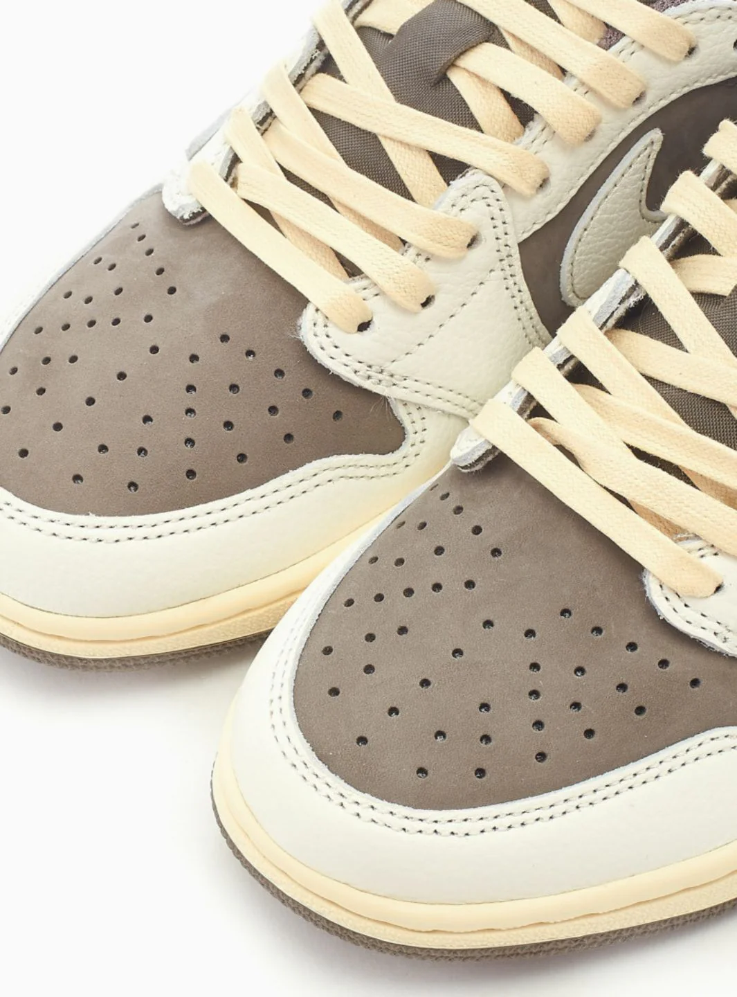 Air Jordan 1 Retro Low OG SP Travis Scott Reverse Mocha - Image 6
