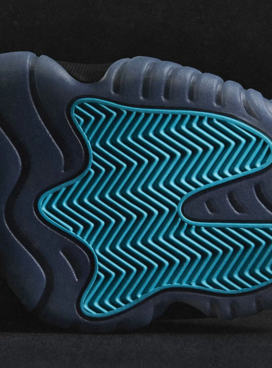 Air Jordan 11 Retro Gamma Blue (2025) - Image 10