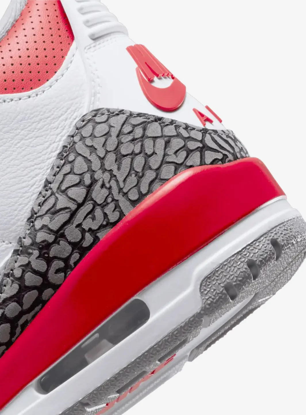 Air Jordan 3 Retro Fire Red (2022) - Image 4