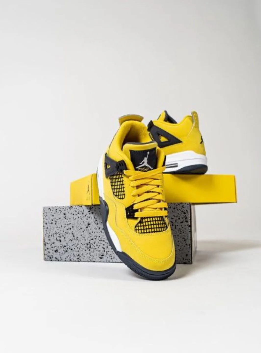Air Jordan 4 Retro Lightning (2021) - Image 8