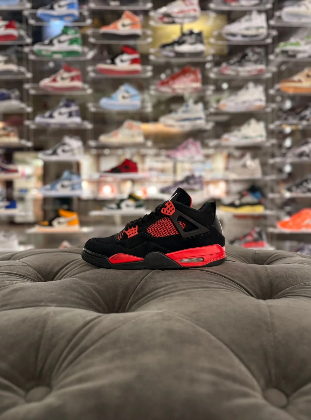 Air Jordan 4 Retro Red Thunder - Usato 9.5/10