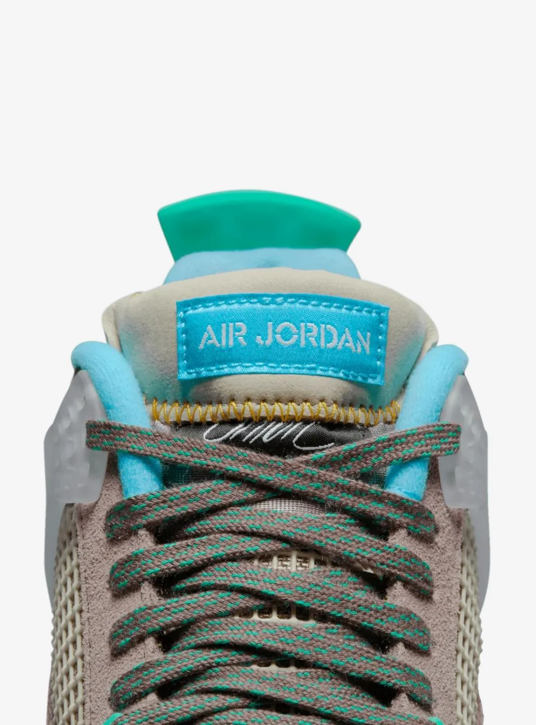Air Jordan 4 Retro Union Taupe Haze - Image 8