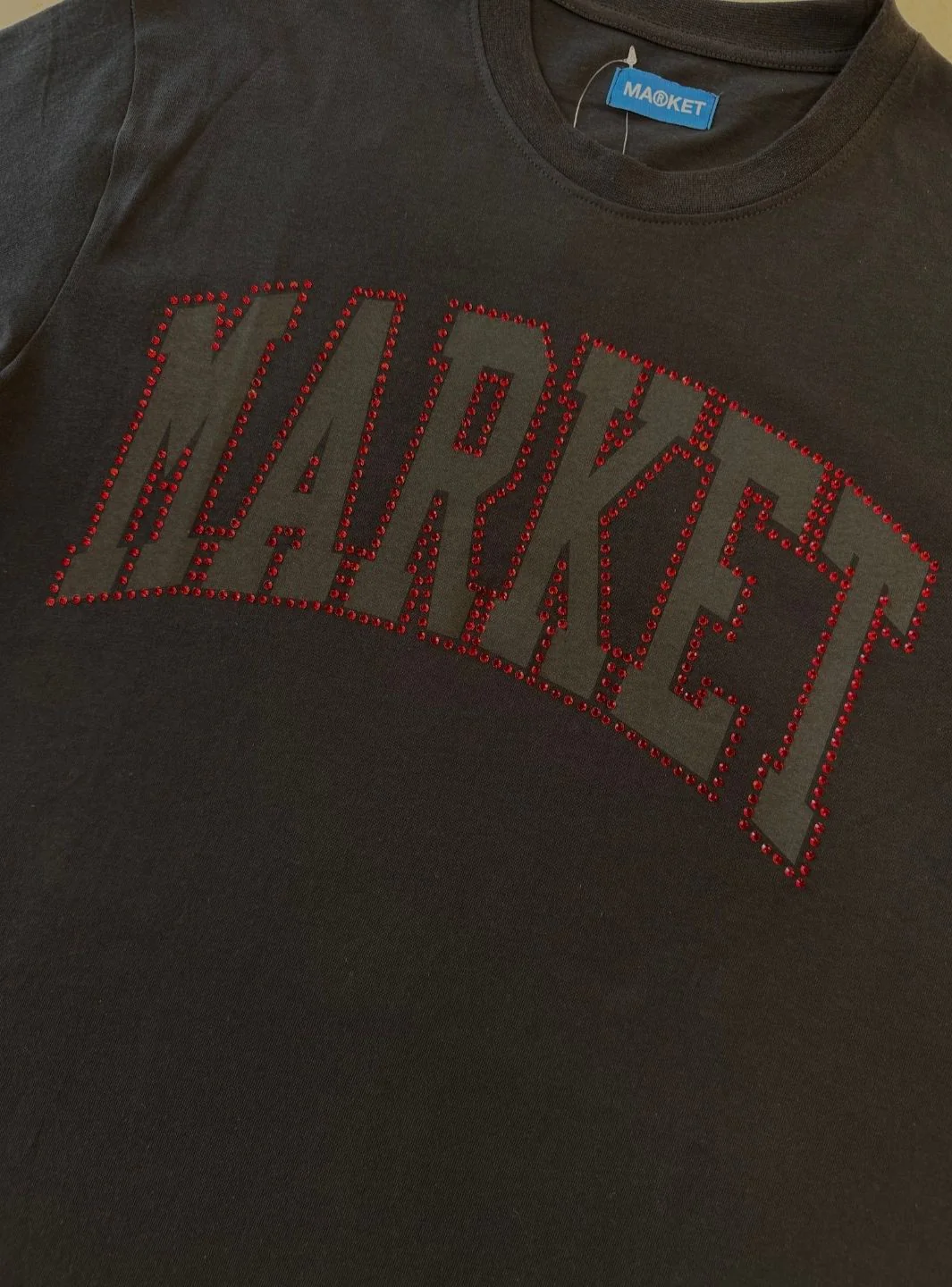 Market Studios T-Shirt Black Strass - Image 4