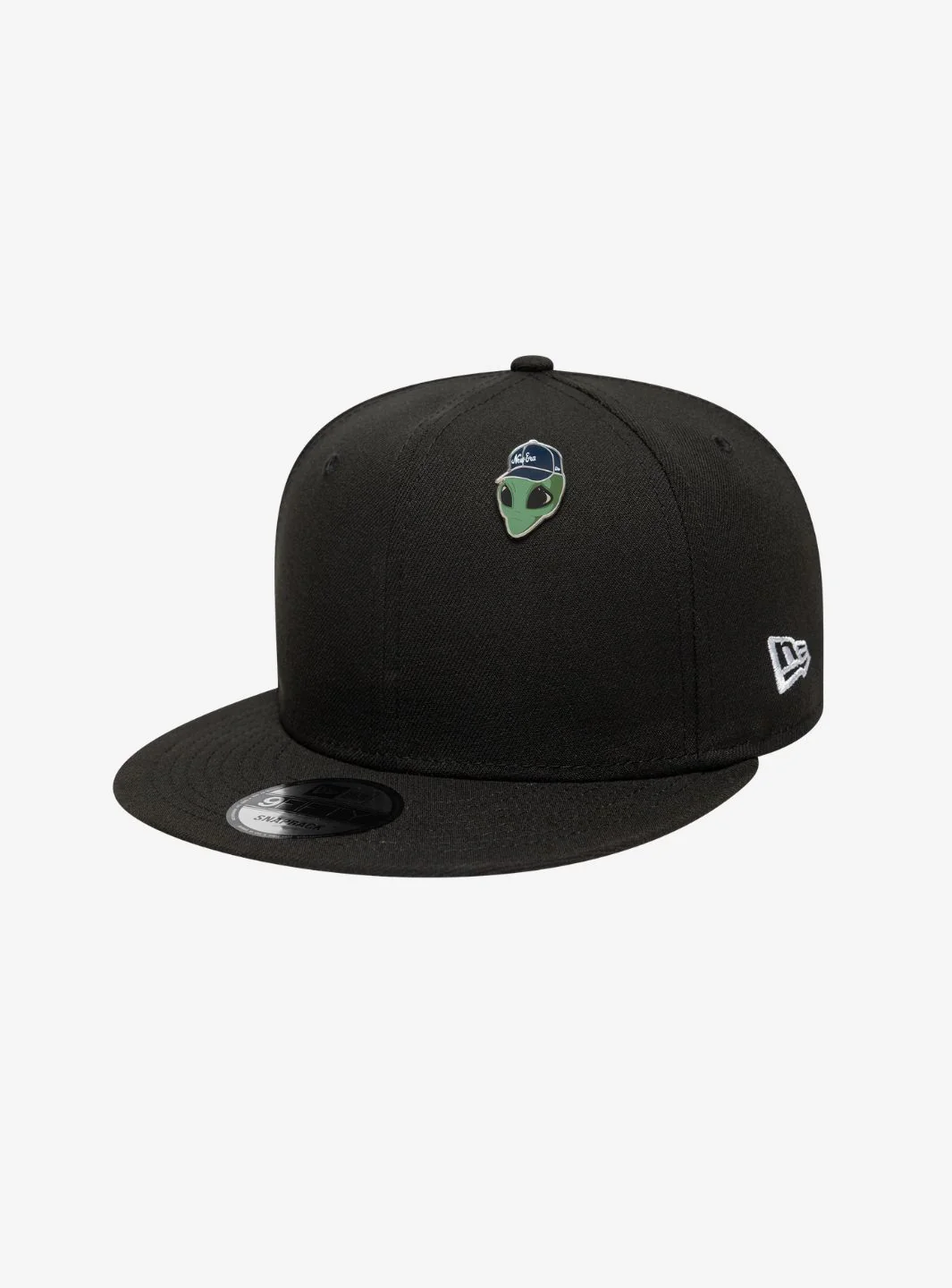 New Era Alien Black Pin Badge - Image 3