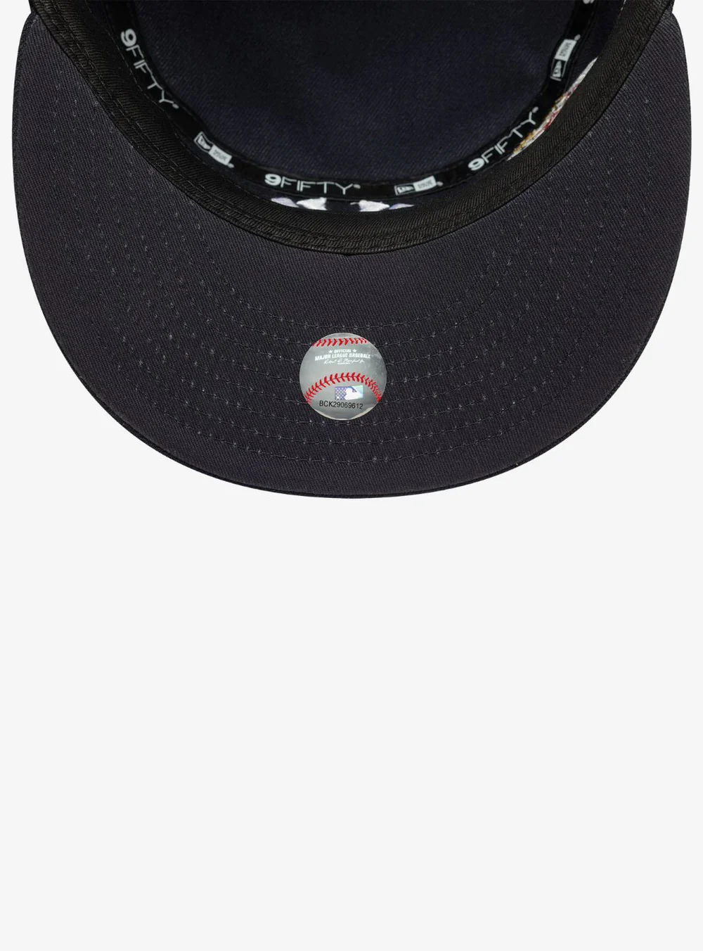 New Era New York Yankees MLB Navy Pillbox - Image 6