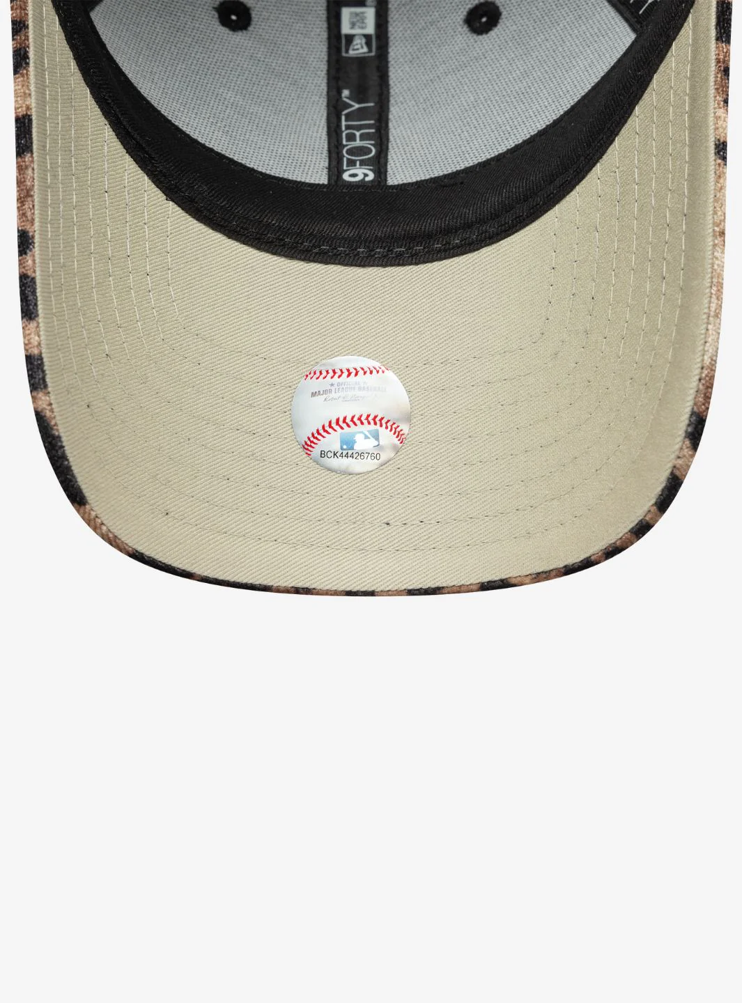New Era New York Yankees Womens MLB Leo Velour Dark Brown 9FORTY Adjustable Cap - Image 5