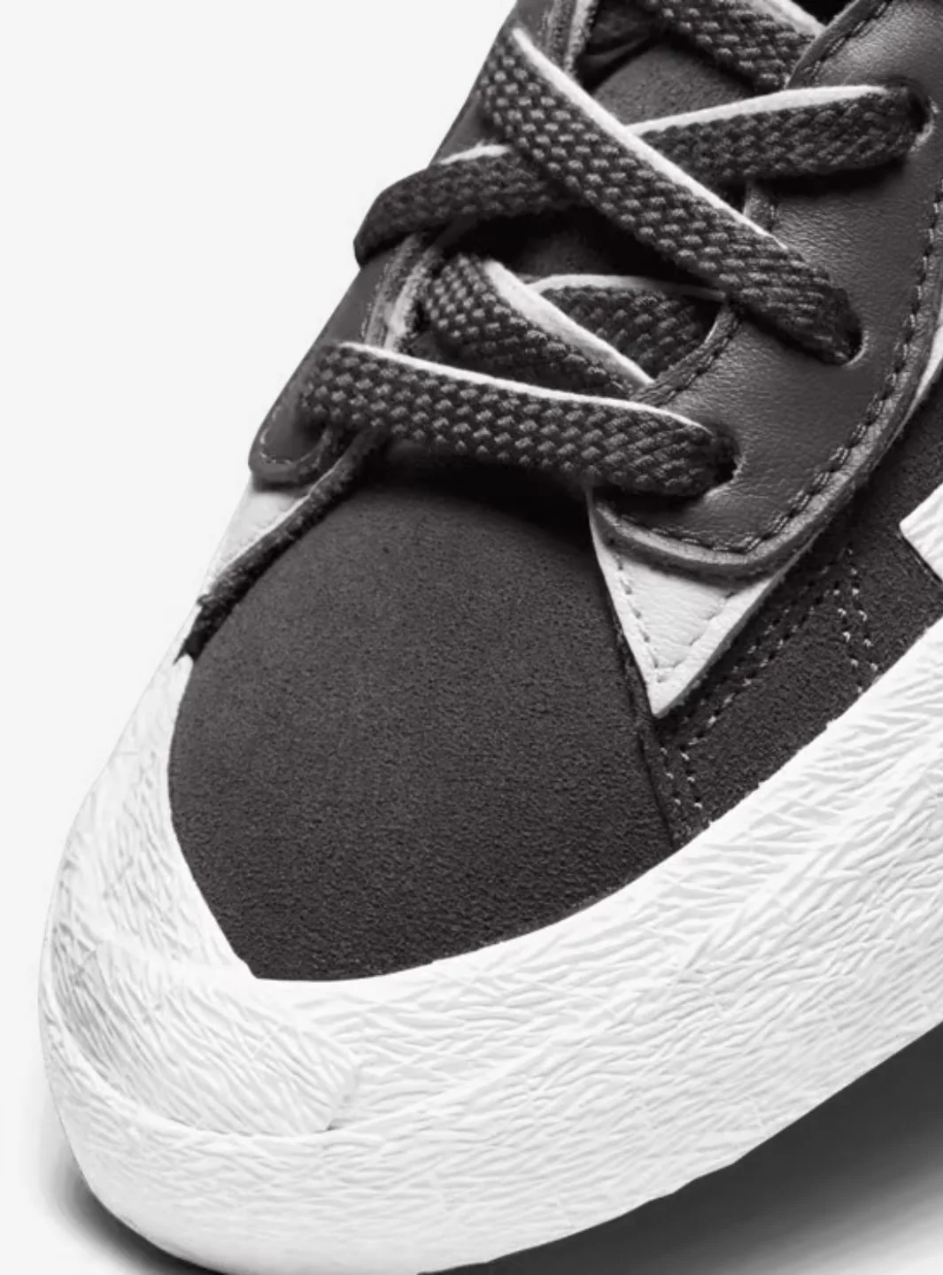 Nike Blazer Low Sacai Iron Grey - Image 3