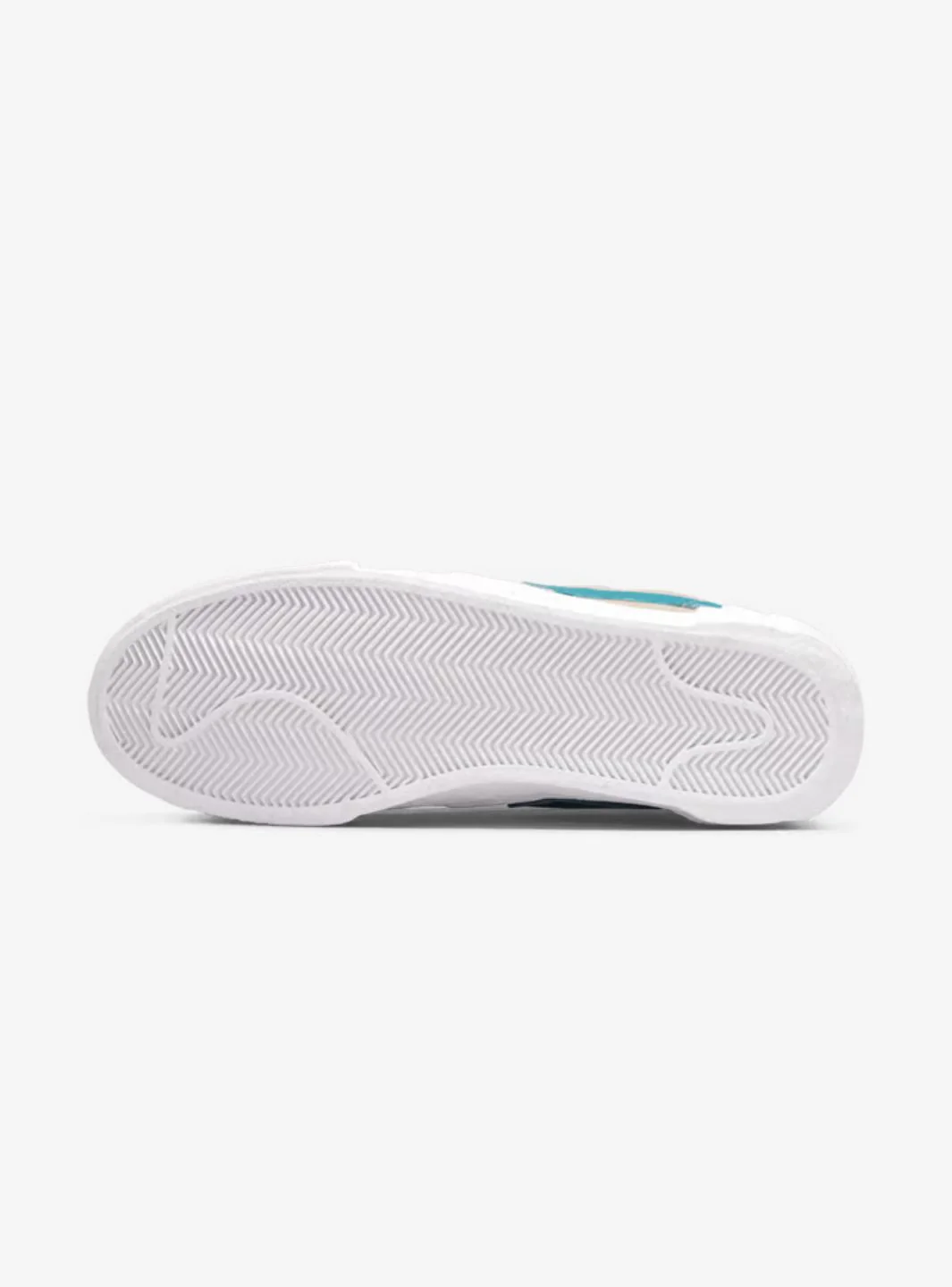 Nike Blazer Low Sacai KAWS Reed - Image 9