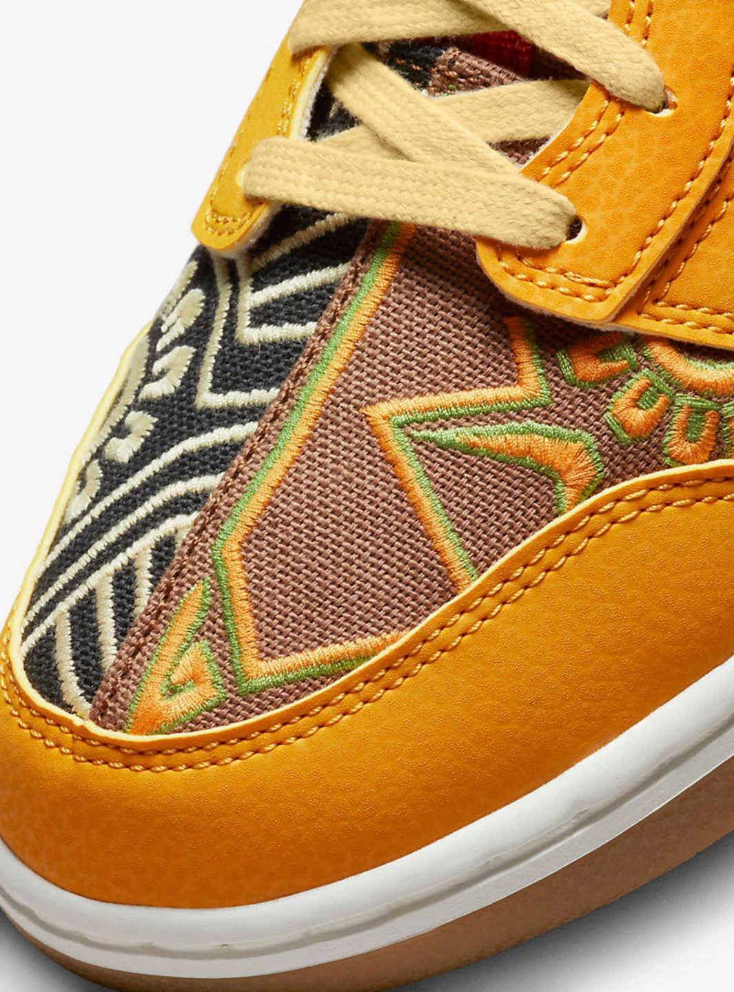 Nike Dunk High PRM Somos Familia - Image 3