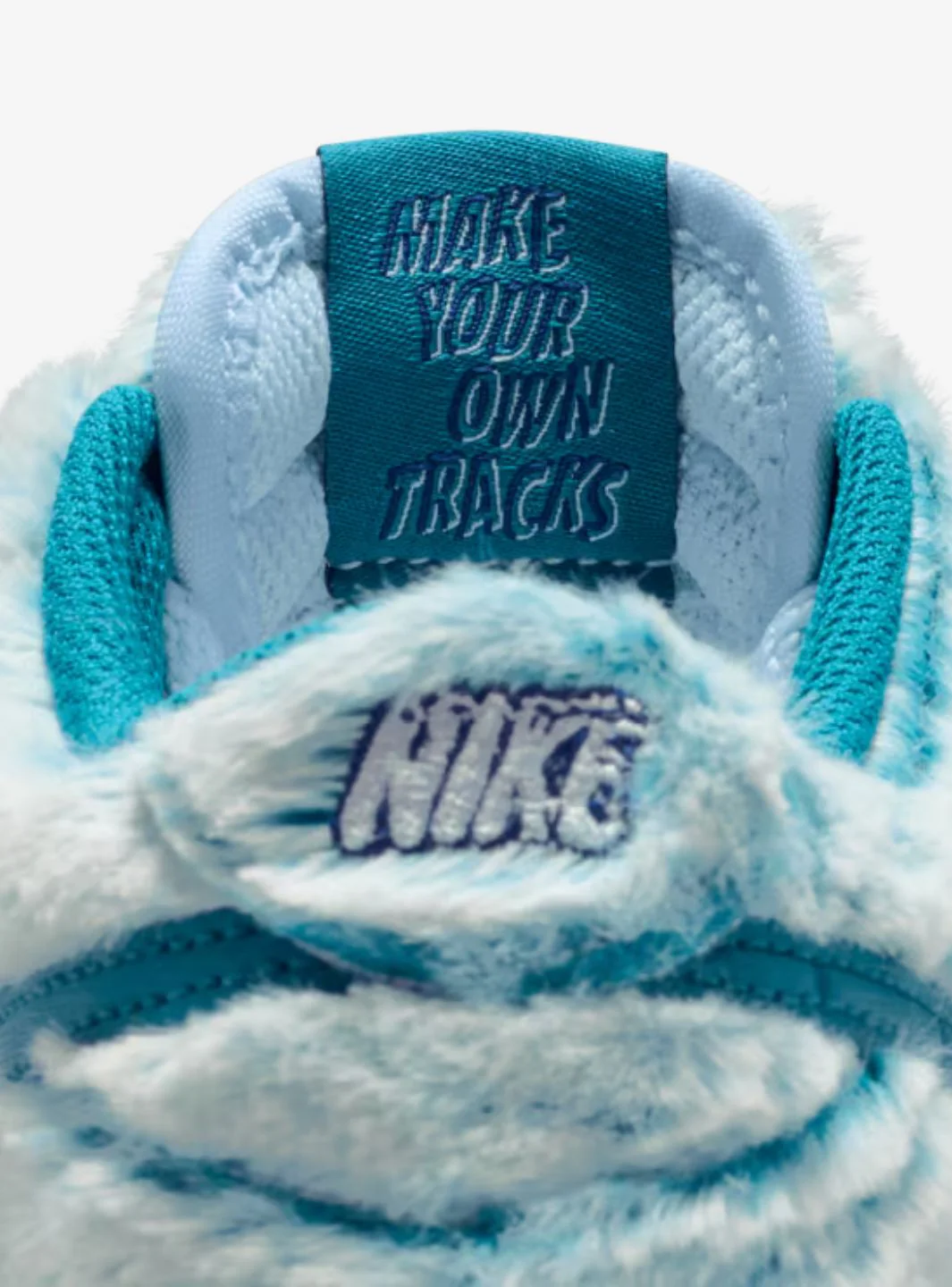 Nike Dunk Low Abominable Snowman (GS) - Image 7