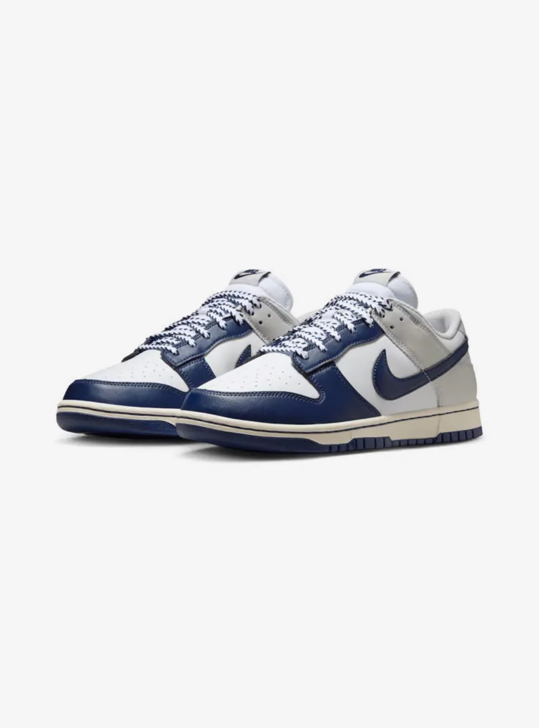 Nike Dunk Low New York Yankees - Image 2