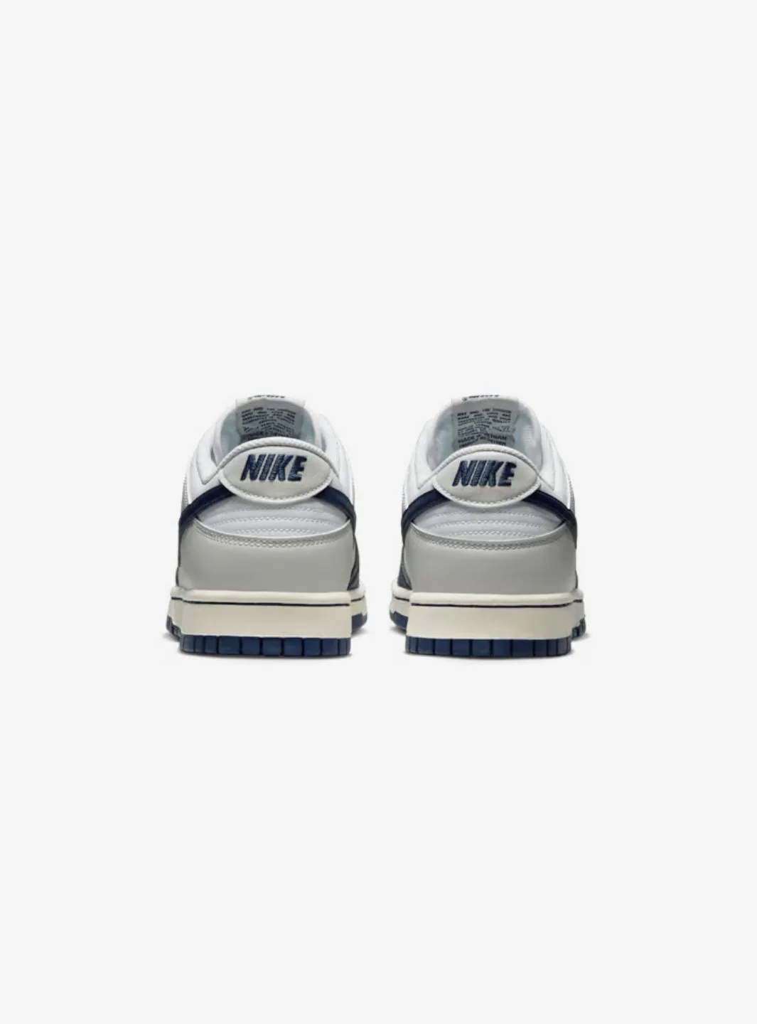 Nike Dunk Low New York Yankees - Image 5