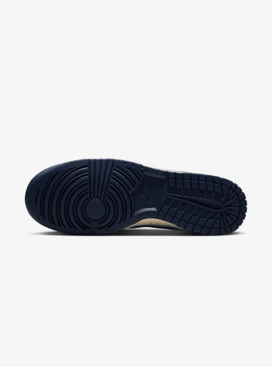 Nike Dunk Low New York Yankees - Image 6