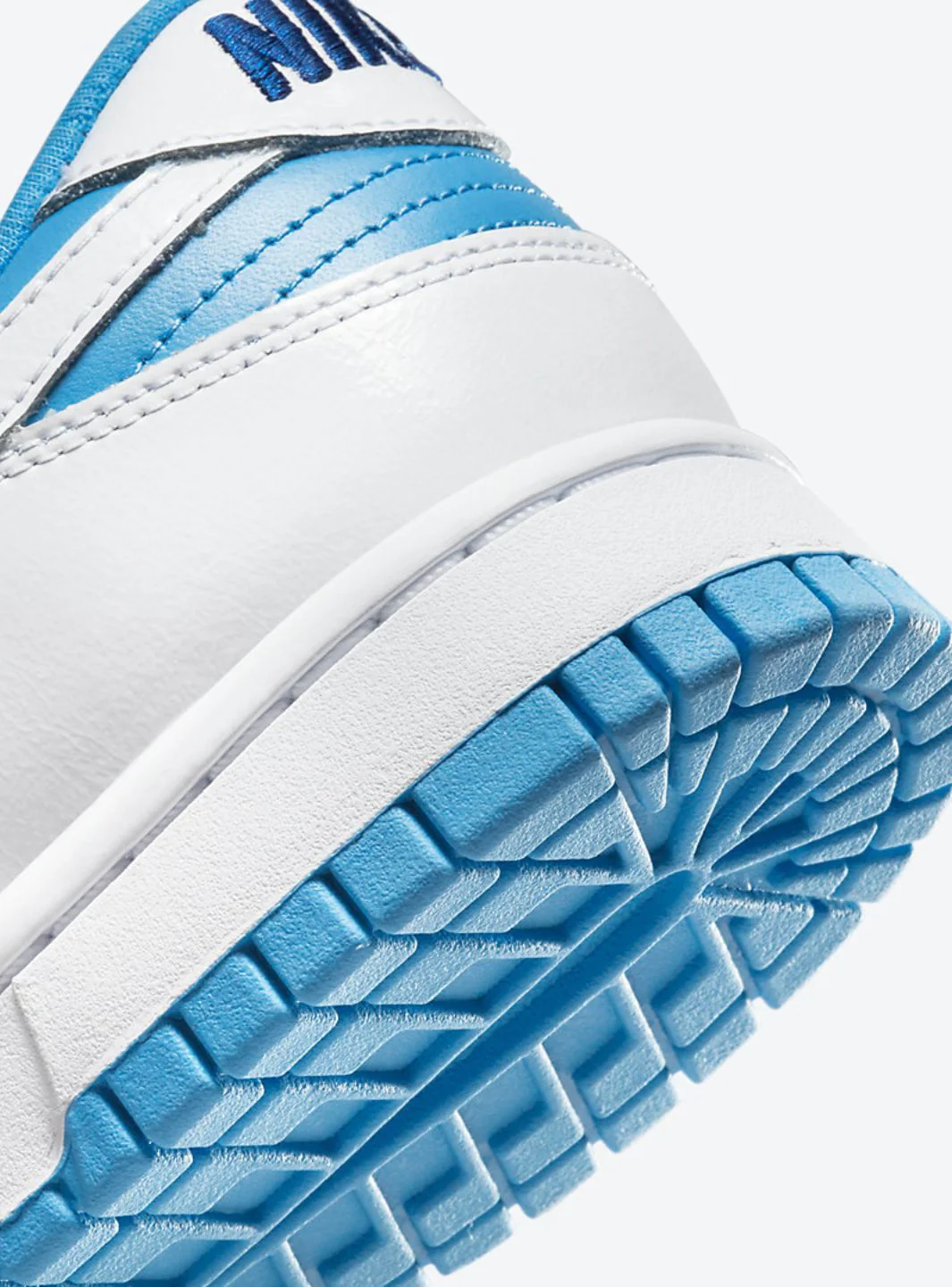 Nike Dunk Low Reverse UNC (W) - Image 5