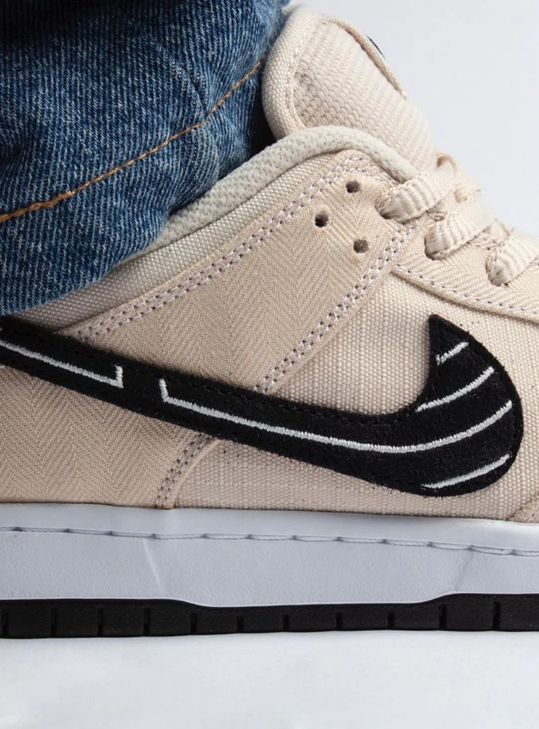 Nike SB Dunk Low Albino & Preto - Image 9
