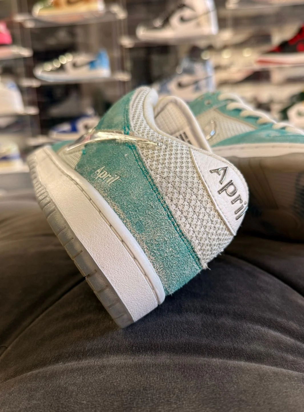 Nike SB Dunk Low April Skateboards - Usato 9/10 - Image 4
