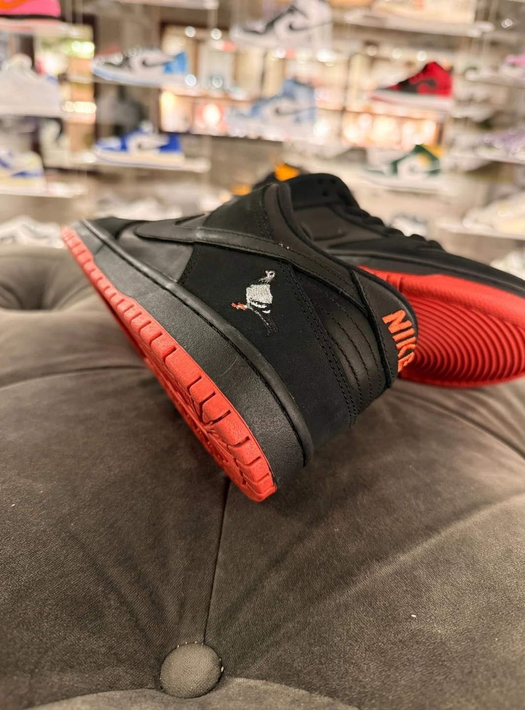 Nike SB Dunk Low Black Pigeon - Usato 9.5/10 - Image 8