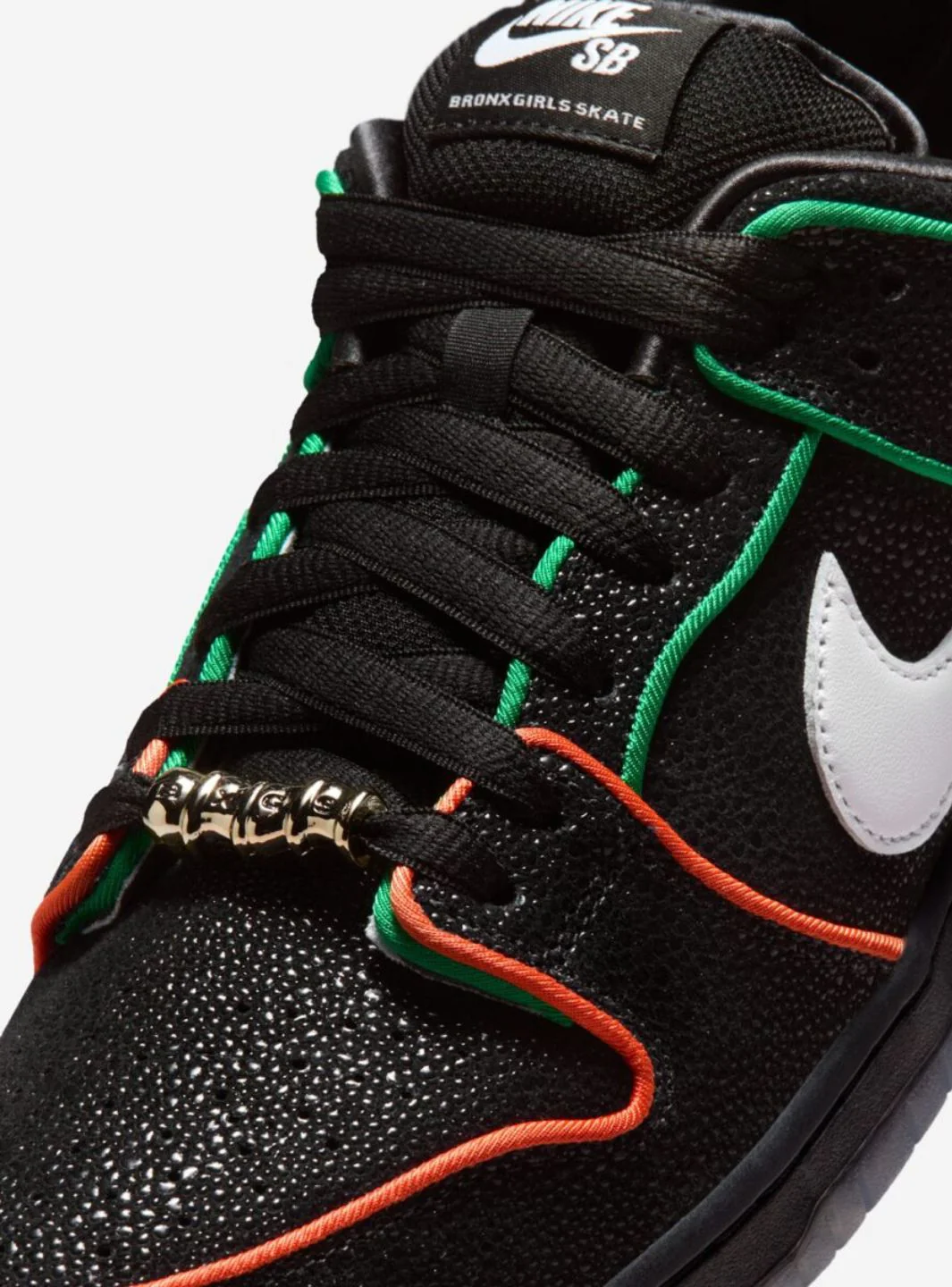 Nike SB Dunk Low Bronx Girls Skate - Image 3