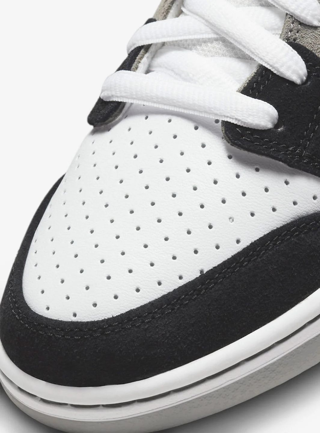 Nike SB Dunk Low Chlorophyll - Image 3