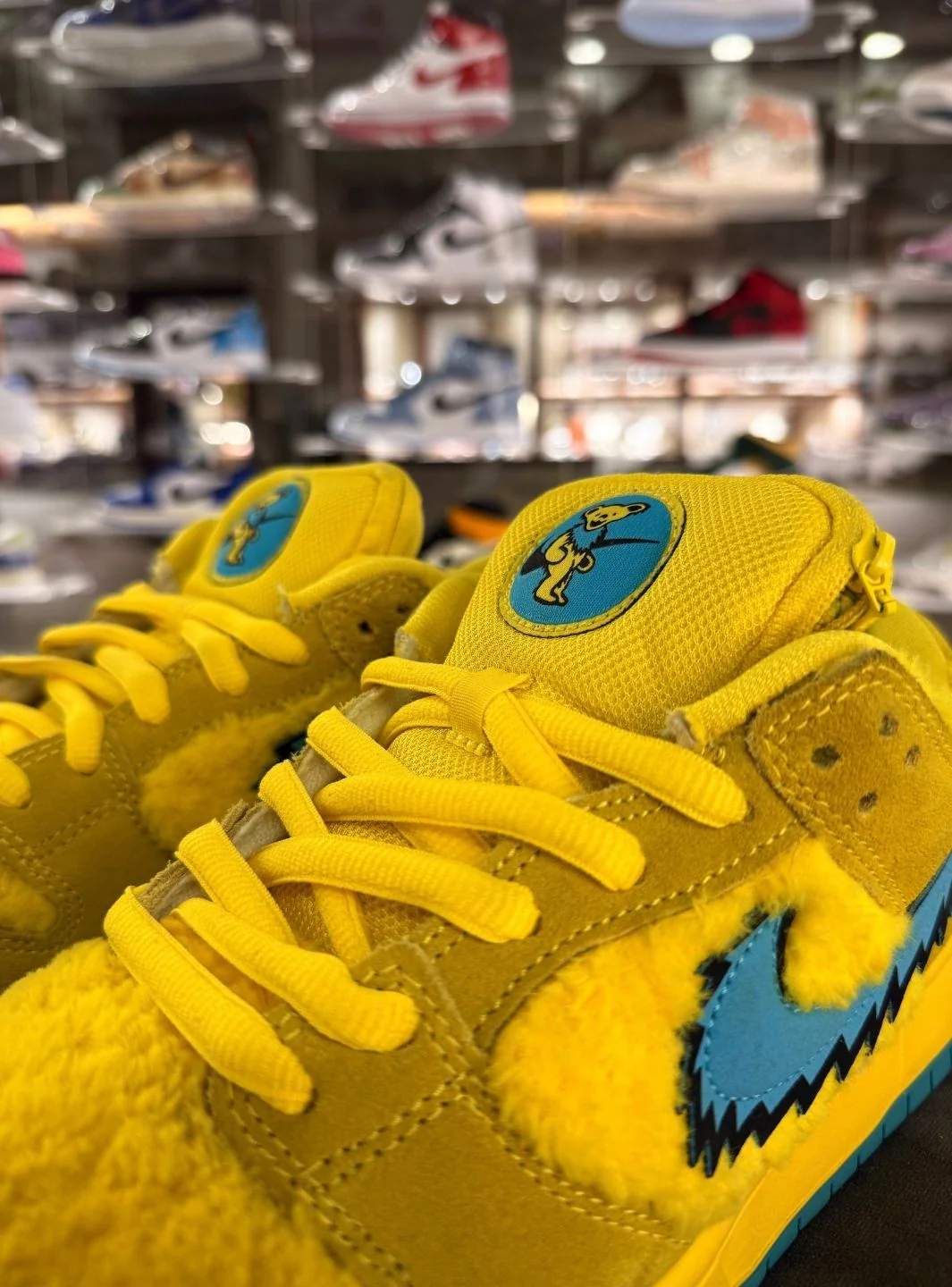 Nike SB Dunk Low Grateful Dead Bears Opti Yellow - Usato 9/10 - Image 14
