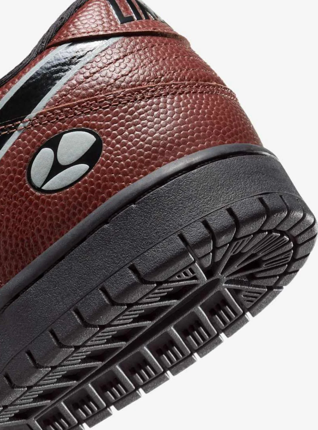 Nike SB Dunk Low Limosine Skateboards - Image 5