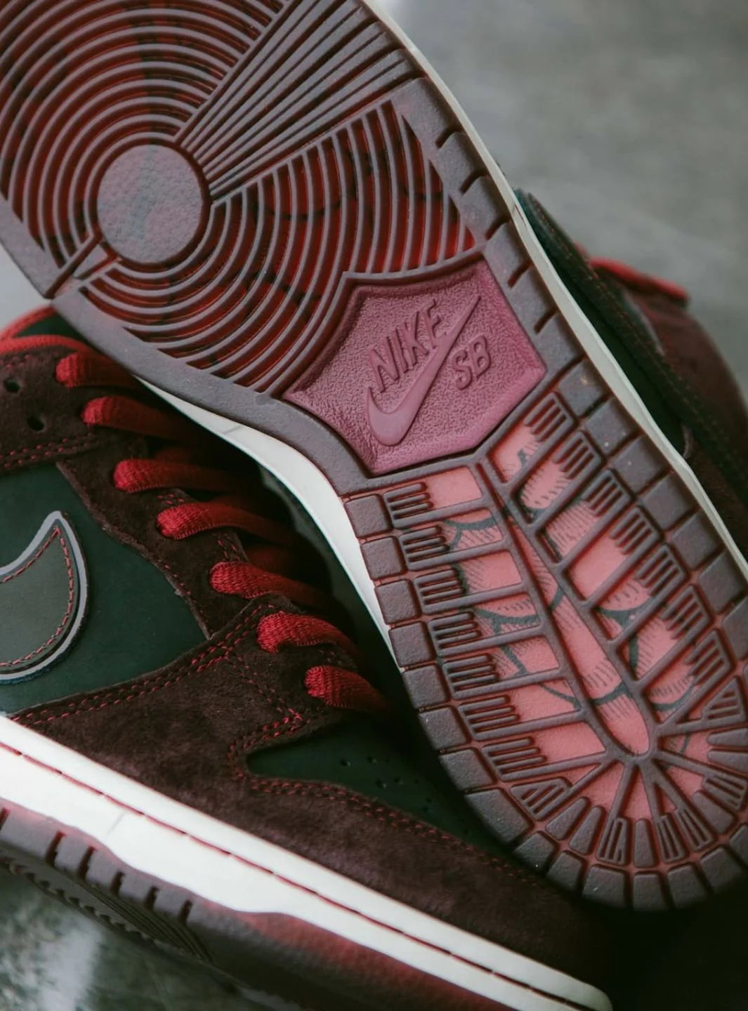 Nike SB Dunk Low Riot Skateshop - Image 11
