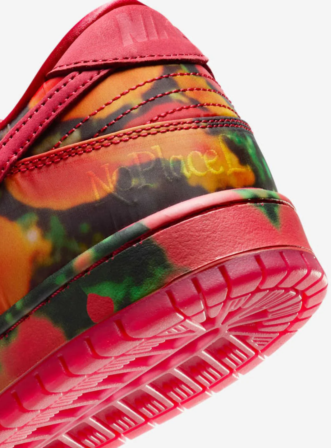 Nike SB Dunk Low The Wizard of Oz Poppy Field - Image 5