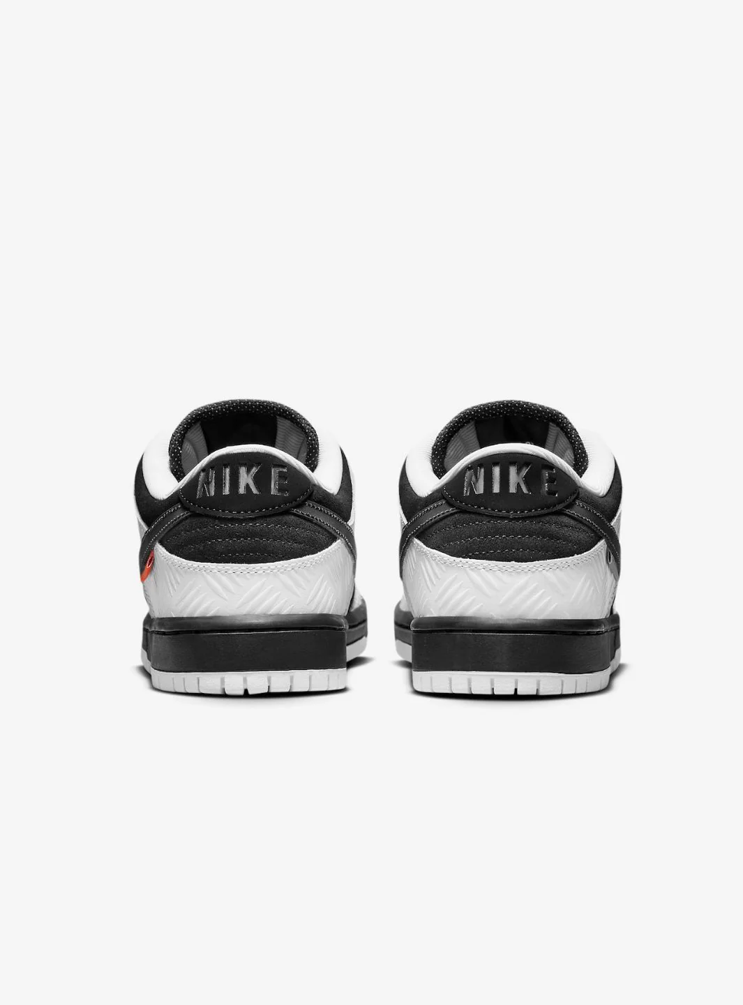 Nike SB Dunk Low TIGHTBOOTH - Image 3