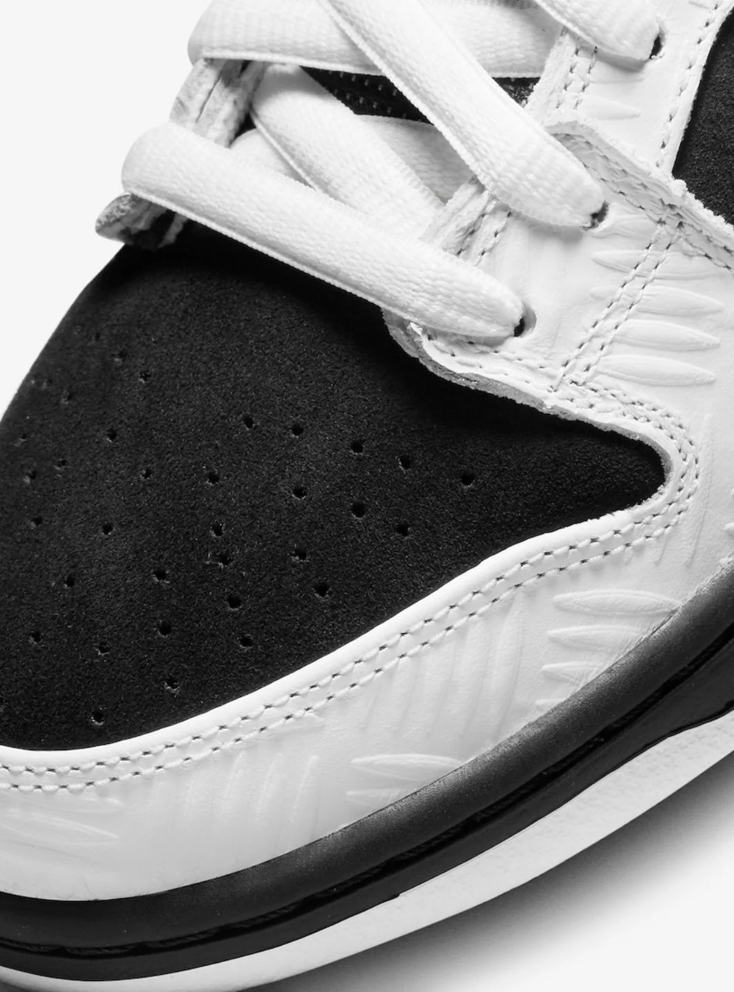 Nike SB Dunk Low TIGHTBOOTH - Image 8
