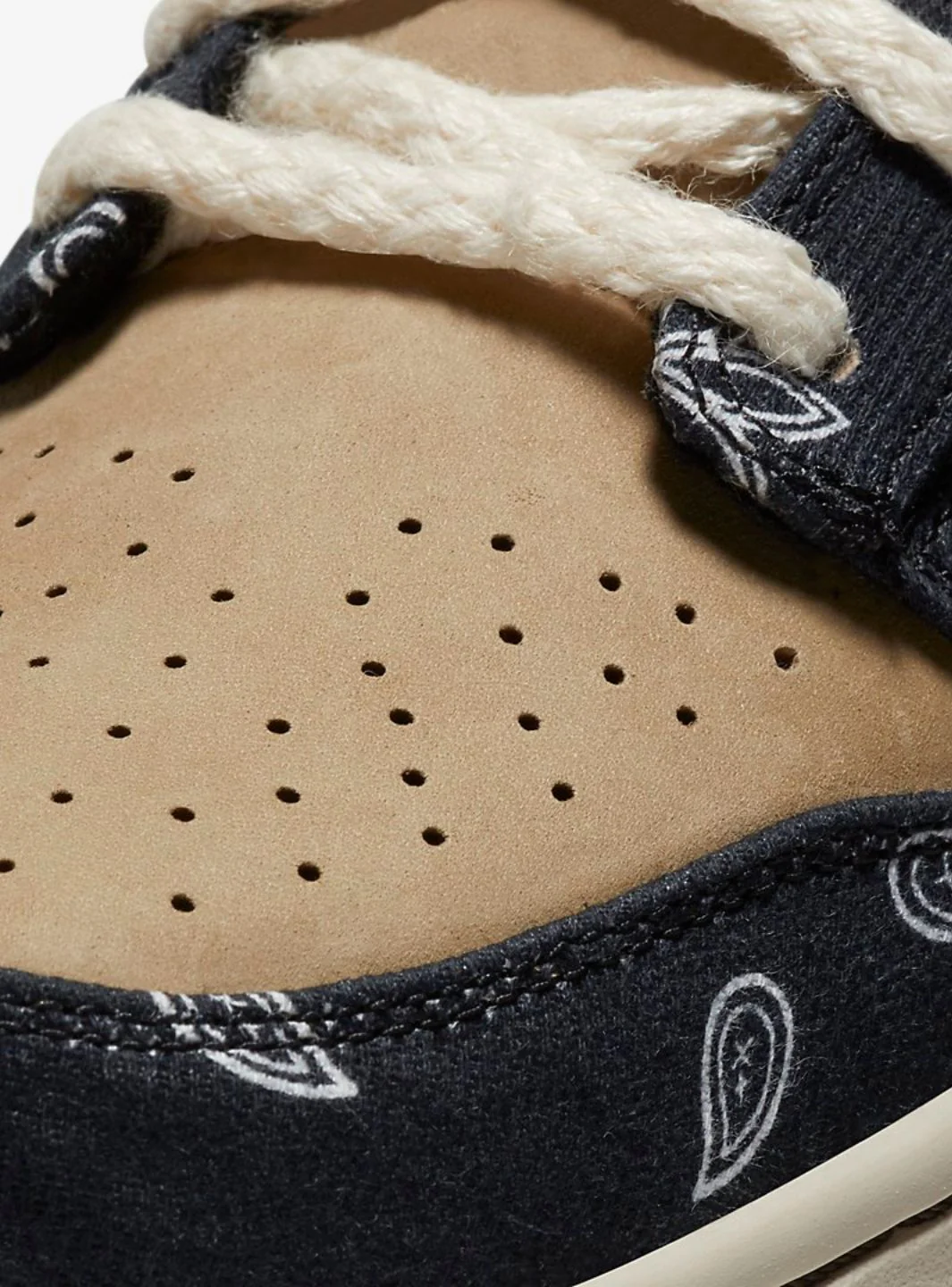 Nike SB Dunk Low Travis Scott (Special Box) - Image 4