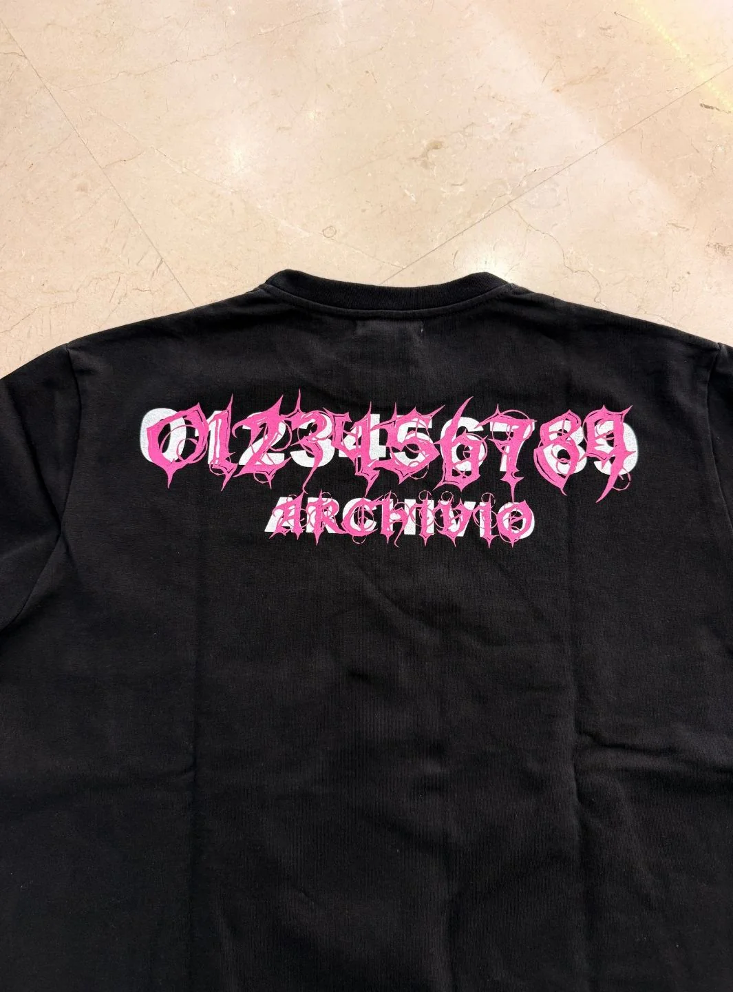 Numeri Archivio Longsleeve Black Fuchsia - Image 5