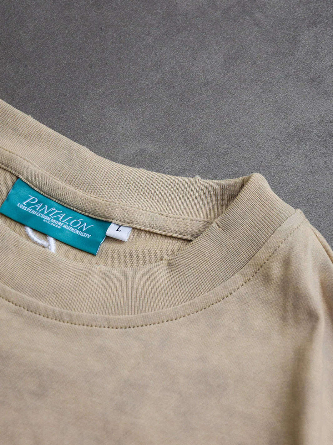 Pantalón Distressed Stone Washed T-Shirt Sand - Image 6